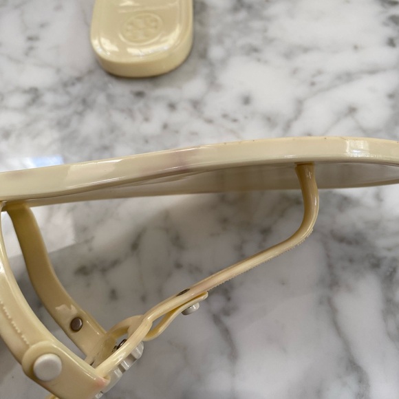 Tory Burch Thong Women's Cream Sandals, size 7 - Picture 3 of 9
